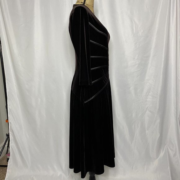 Tadashi Shoji Brown Velvet Midi Dress - Picture 5 of 11